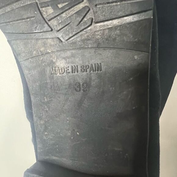 Stuart Weitzman Jocey Stretch Suede Black Tall Flat Boots Over the Knee Sz 8.5 - Picture 3 of 9